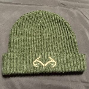 Realtree Green Ribbed Knit Cuffed Beanie Antler Logo Hunting Hat
